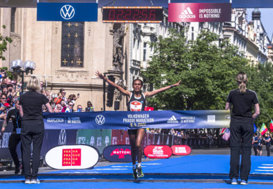 Kenijczyk Kigen królem Volkswagen Maratonu w Pradze, Homolac najlepszym Czechem